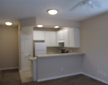 903 16th Street - Photo Thumbnail 7