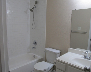 903 16th Street - Photo Thumbnail 12