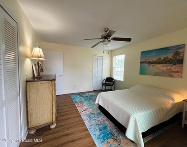 7667 N Wickham Road - Photo Thumbnail 8