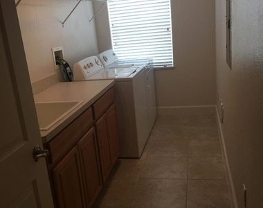 816 Mystic Drive - Photo Thumbnail 6