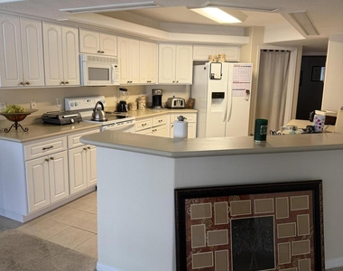 8914 Puerto Del Rio Drive - Photo Thumbnail 4