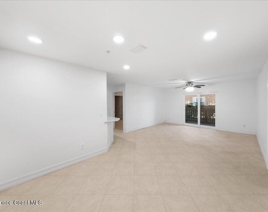 7667 N Wickham Road - Photo Thumbnail 8