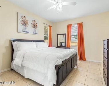 463 Eldron Boulevard Ne - Photo Thumbnail 11