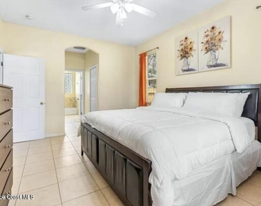 463 Eldron Boulevard Ne - Photo Thumbnail 10