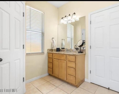 463 Eldron Boulevard Ne - Photo Thumbnail 13