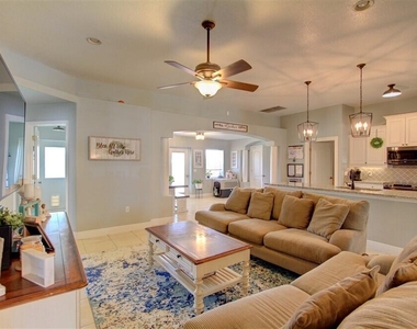 125 Palm Circle - Photo Thumbnail 3
