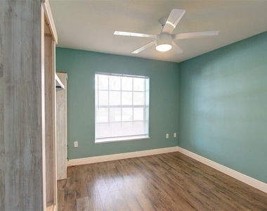 125 Palm Circle - Photo Thumbnail 6