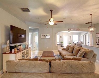 125 Palm Circle - Photo Thumbnail 5