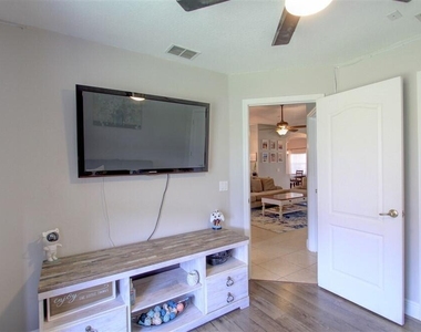 125 Palm Circle - Photo Thumbnail 14
