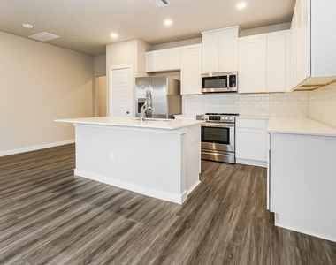 18326 W Centro Circle - Photo Thumbnail 9