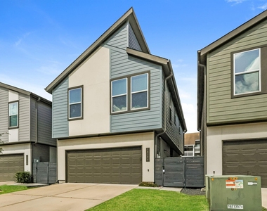 18326 W Centro Circle - Photo Thumbnail 1