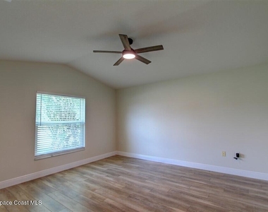 1899 Crane Creek Boulevard - Photo Thumbnail 5