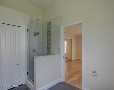 1899 Crane Creek Boulevard - Photo Thumbnail 10