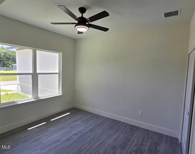 791 Reading Street Se - Photo Thumbnail 9