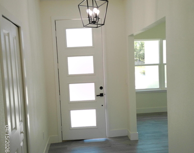 791 Reading Street Se - Photo Thumbnail 8