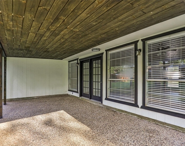 212 Normal Park Drive - Photo Thumbnail 6