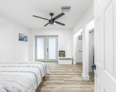 401 Sunrise Drive - Photo Thumbnail 15