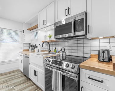 401 Sunrise Drive - Photo Thumbnail 7
