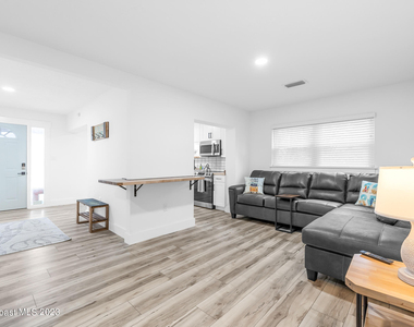 401 Sunrise Drive - Photo Thumbnail 11