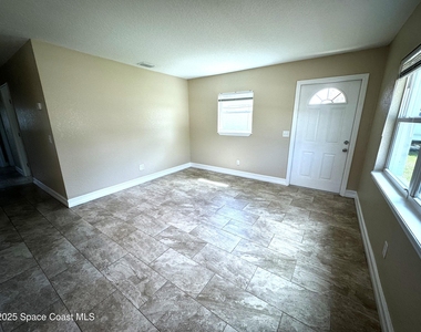 230 Crown Boulevard - Photo Thumbnail 6