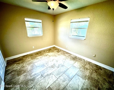 230 Crown Boulevard - Photo Thumbnail 13