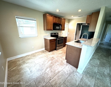 230 Crown Boulevard - Photo Thumbnail 3