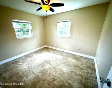 230 Crown Boulevard - Photo Thumbnail 11