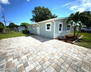 230 Crown Boulevard - Photo Thumbnail 1