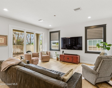 107 7th Avenue - Photo Thumbnail 4