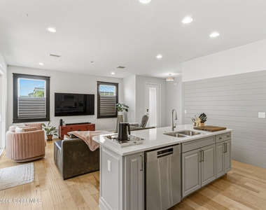 107 7th Avenue - Photo Thumbnail 7