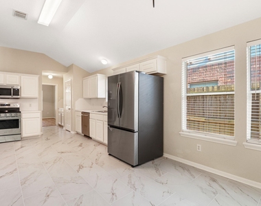 14615 Rochelle Court - Photo Thumbnail 12