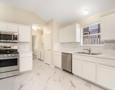 14615 Rochelle Court - Photo Thumbnail 10