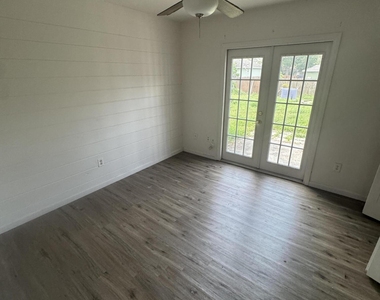 530 Escarole Street Se - Photo Thumbnail 6
