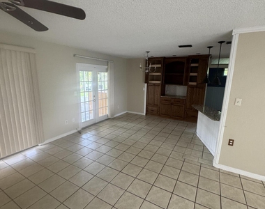 530 Escarole Street Se - Photo Thumbnail 8