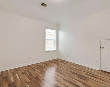 2110 Mateo Park Drive - Photo Thumbnail 20