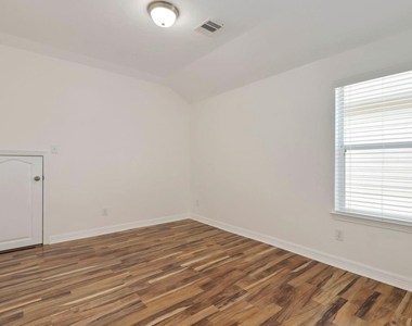 2110 Mateo Park Drive - Photo Thumbnail 30