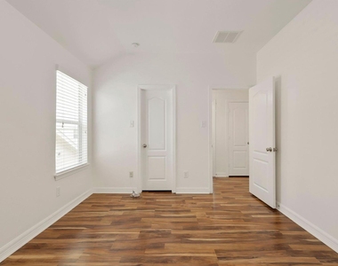2110 Mateo Park Drive - Photo Thumbnail 29