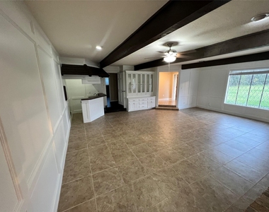 18240 Fenske Road - Photo Thumbnail 2