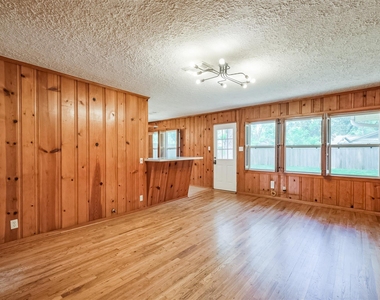 5450 Stillbrooke Drive - Photo Thumbnail 6