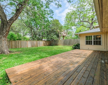 5450 Stillbrooke Drive - Photo Thumbnail 1