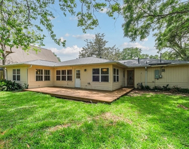 5450 Stillbrooke Drive - Photo Thumbnail 7