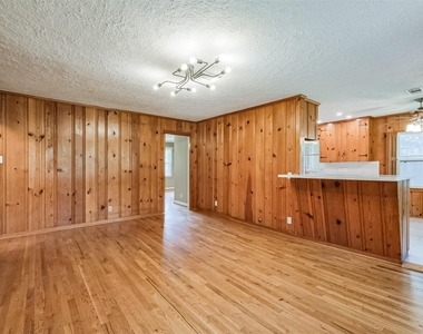 5450 Stillbrooke Drive - Photo Thumbnail 2