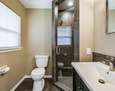 5450 Stillbrooke Drive - Photo Thumbnail 10