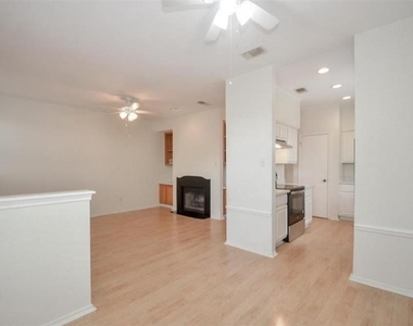 1103 Dulles Avenue - Photo Thumbnail 4