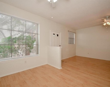 1103 Dulles Avenue - Photo Thumbnail 7