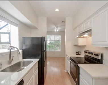 1103 Dulles Avenue - Photo Thumbnail 9