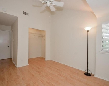 1103 Dulles Avenue - Photo Thumbnail 18