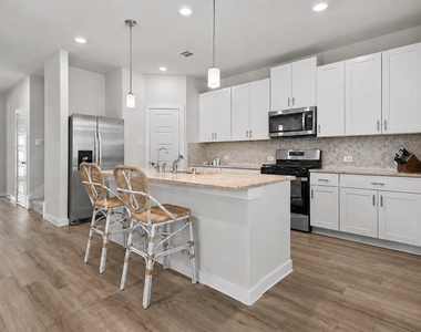 18099 Martin Pines Drive - Photo Thumbnail 2