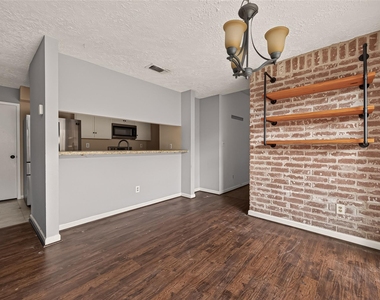10318 Buffalo Bend Drive - Photo Thumbnail 5