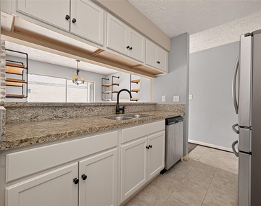 10318 Buffalo Bend Drive - Photo Thumbnail 10